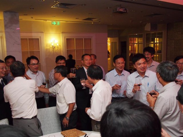 P9273583 (Large)